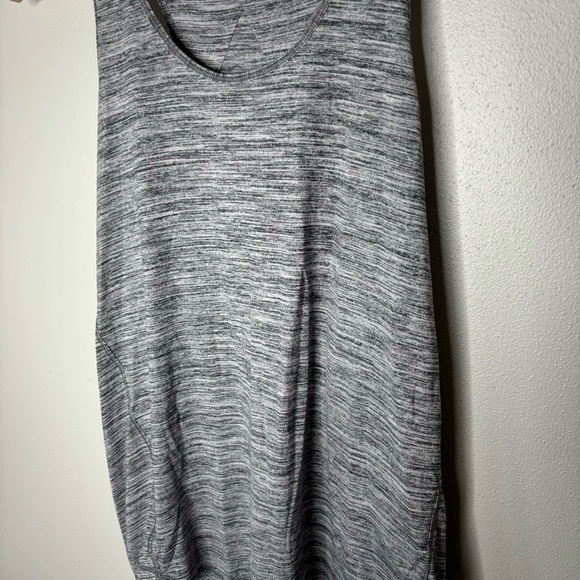 Lululemon Essential Pleated Tank 8 - Picture 2 of 5